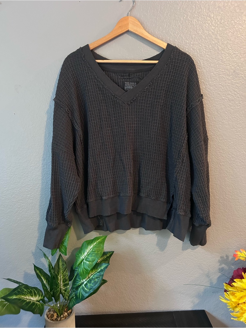 American Eagle Outfitters Black Waffle-Knit V-Neck Pullover